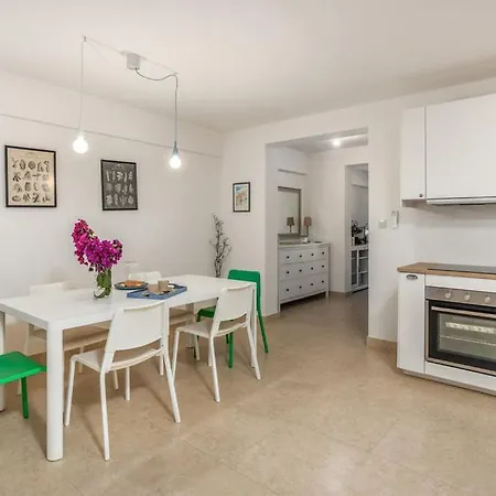 Terraced New 2025 Barbat na Rabu