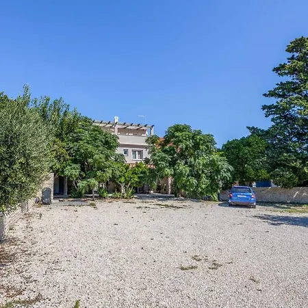 Terraced New 2025 Case de vacanță Barbat na Rabu