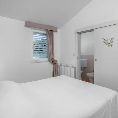 بيت للعطل Terraced New 2025 *