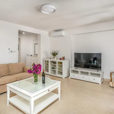 Terraced New 2025 بيت للعطل