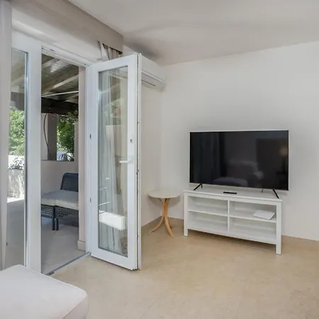 بيت للعطل Terraced New 2025 *