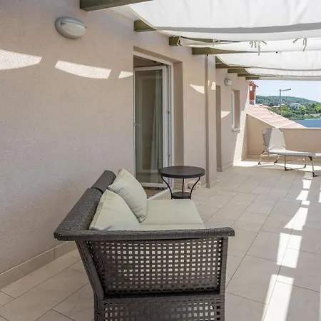 Terraced New 2025 Barbat na Rabu