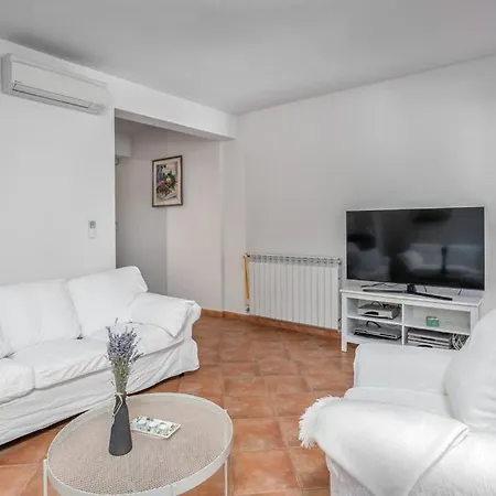 Terraced New 2025 بيت للعطل